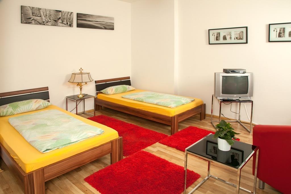 Apollo Apartment