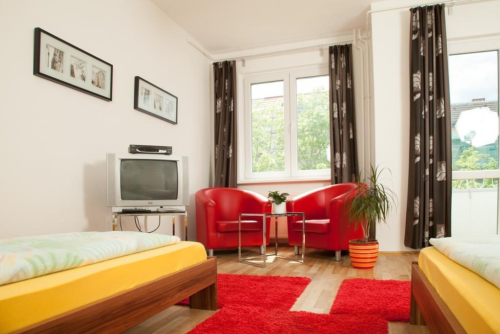 Apollo Apartment *